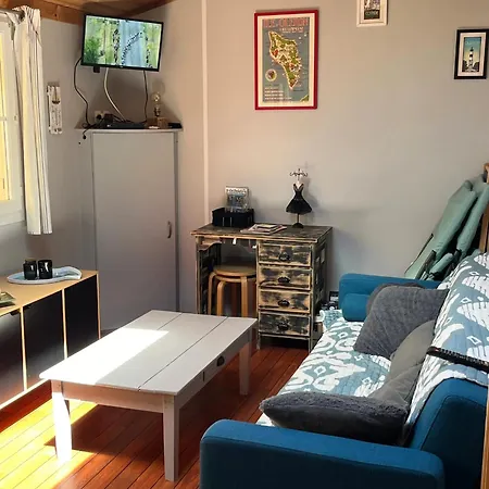펜션 Maison Ensoleillee A Avec Piscine Partagee